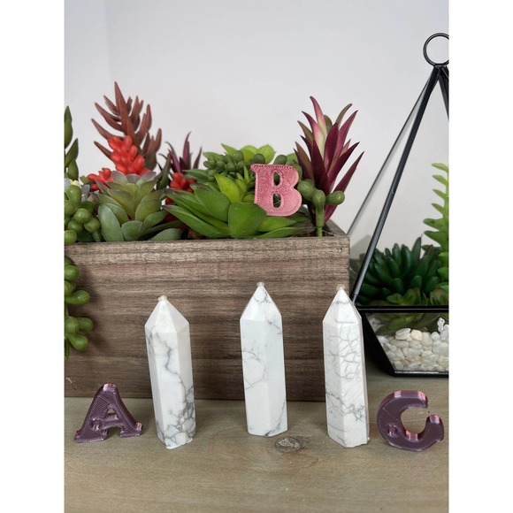Howlite Tower Crystal Polished Point / Wand - Picture 1 of 7